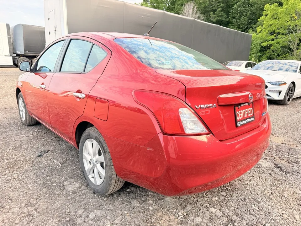 Nissan Versa 2012 photo 4