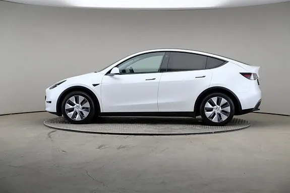 Tesla Model Y 2023 photo 4
