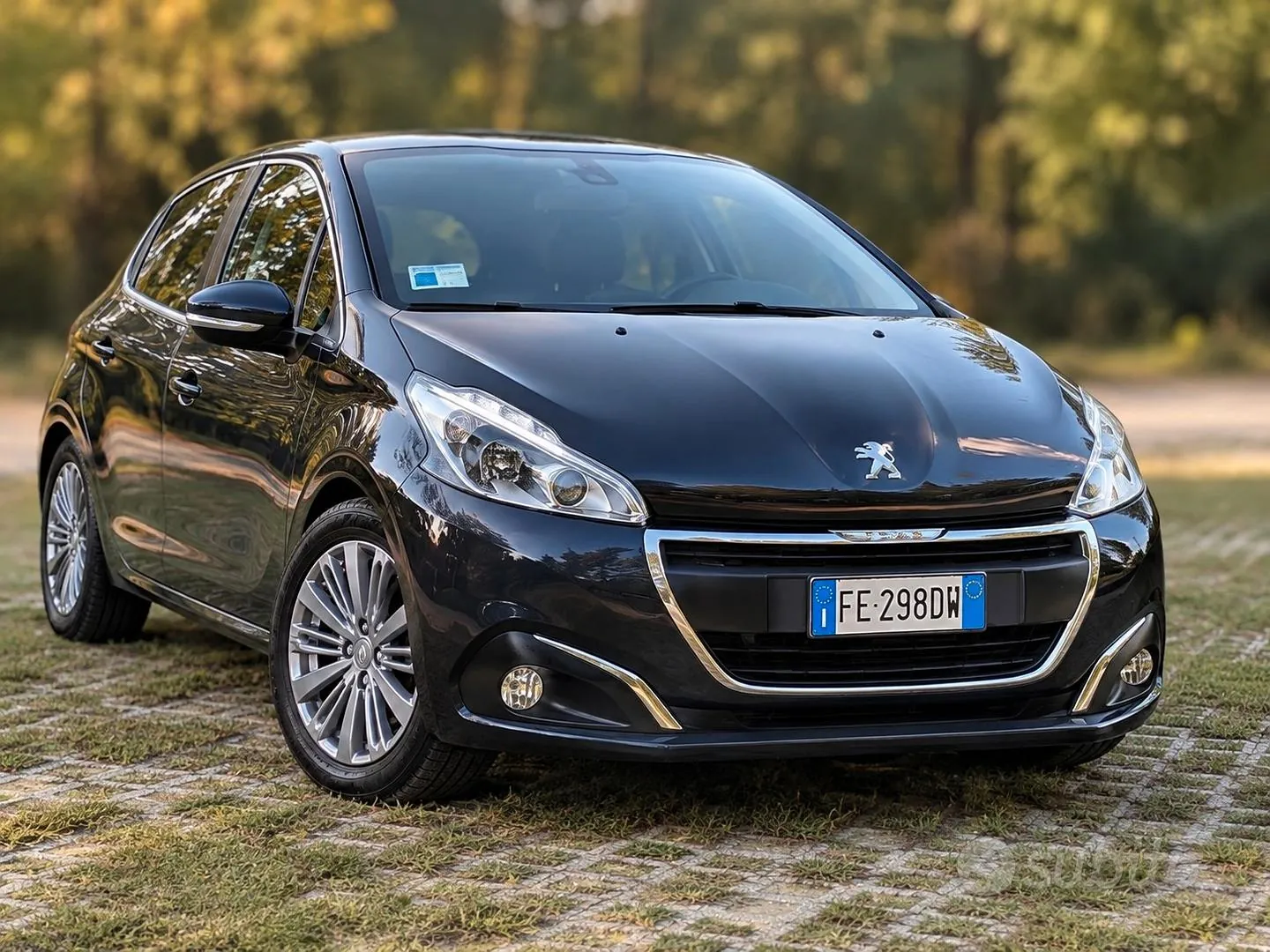 Peugeot 208 2016 photo 2