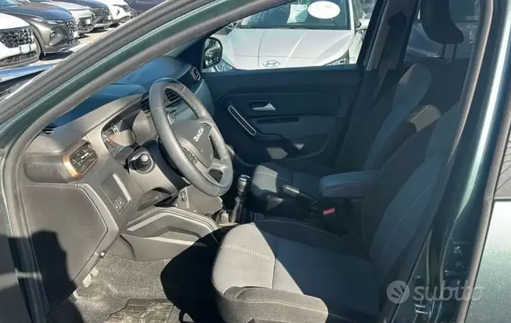 Dacia Duster 2023 photo 2