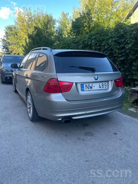 BMW 318D 2010 photo 3