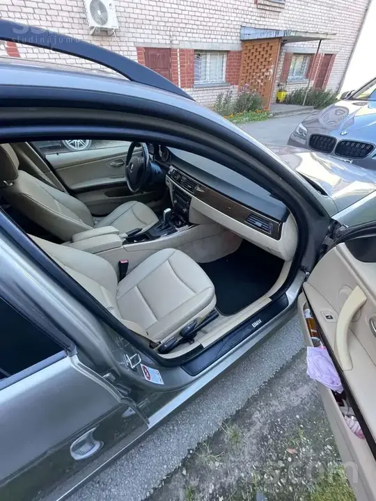 BMW 318D 2010 photo 5