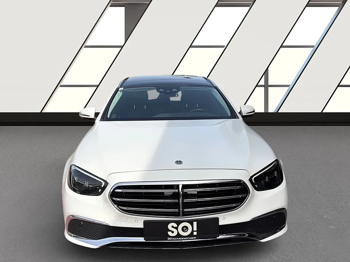 Mercedes-Benz E-Class 2022 photo 2