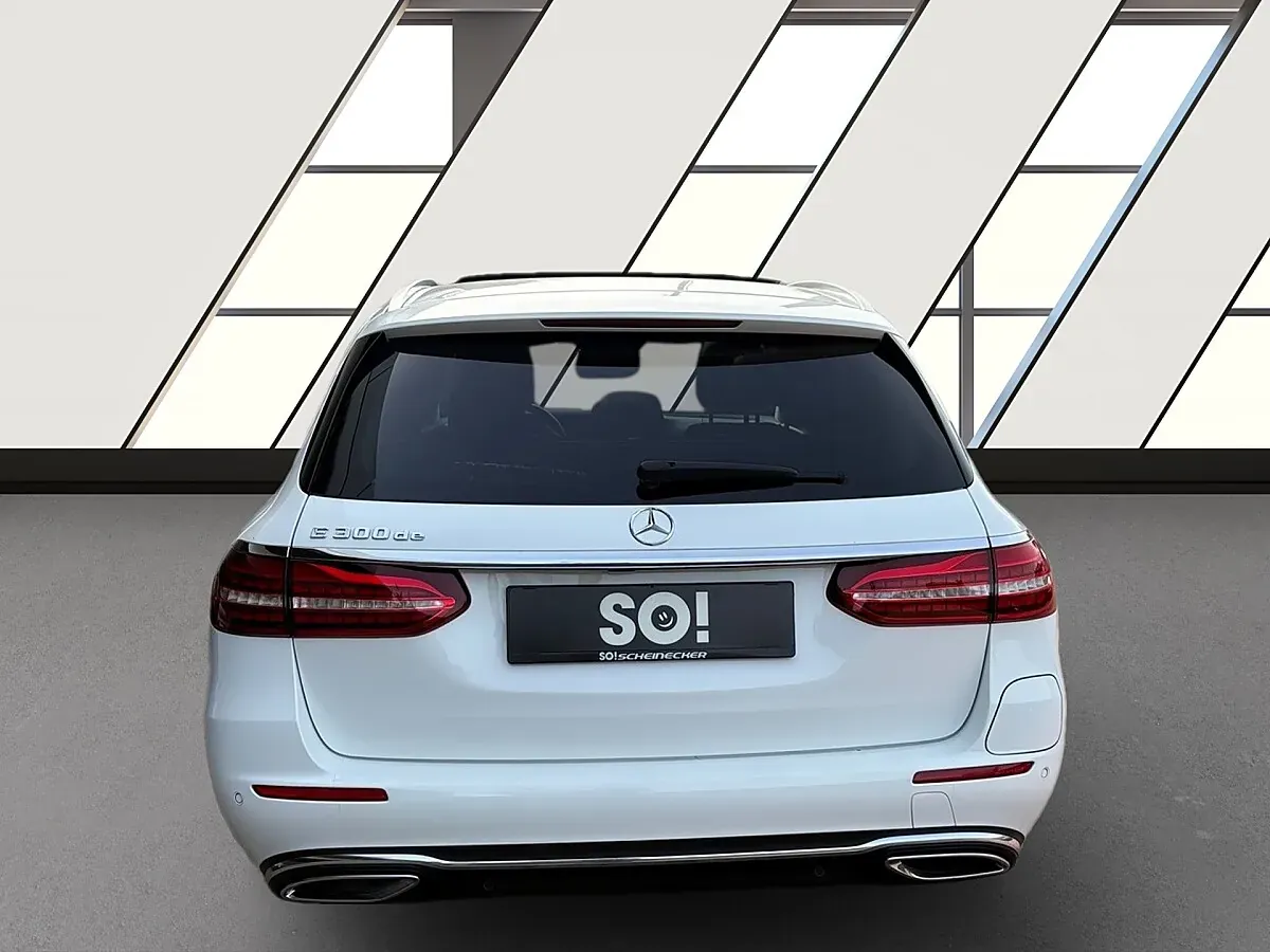 Mercedes-Benz E-Class 2022 photo 5