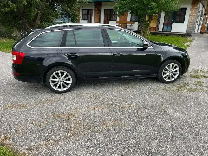 Skoda Octavia Combi 2014 photo 2