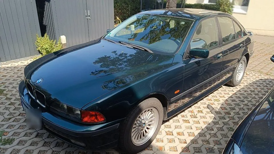 BMW 523I