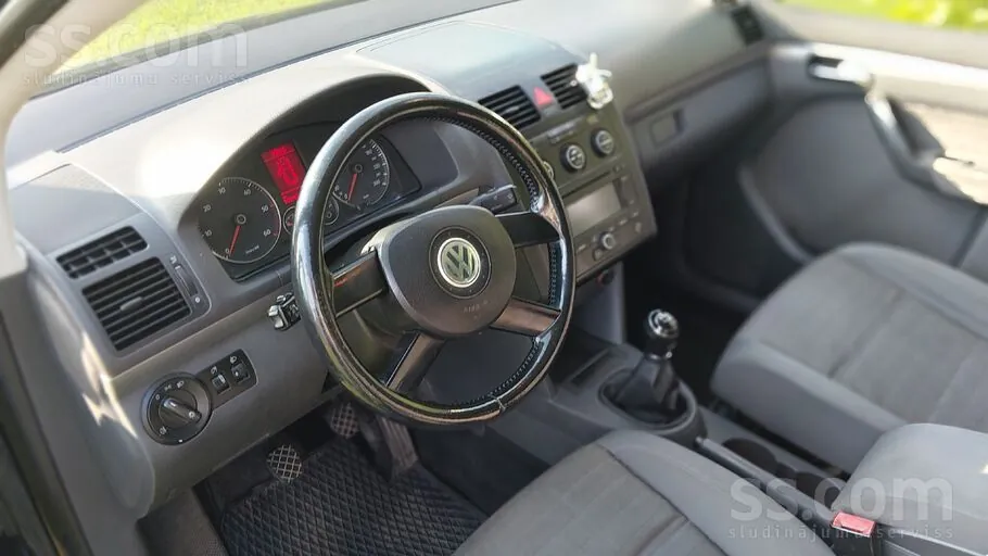 Volkswagen Touran 2006 photo 5