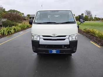 Toyota Hiace 2019 photo 3