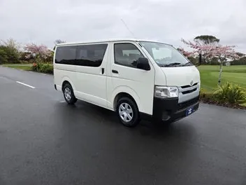 Toyota Hiace 2019 photo 2