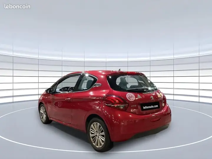 Peugeot 208 2016 photo 3
