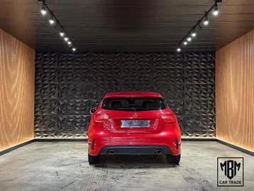 Mercedes-Benz A 180 2014 photo 3