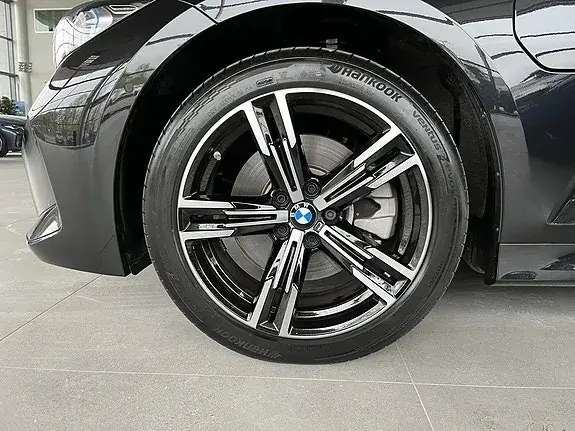 BMW 330E 2026 photo 4