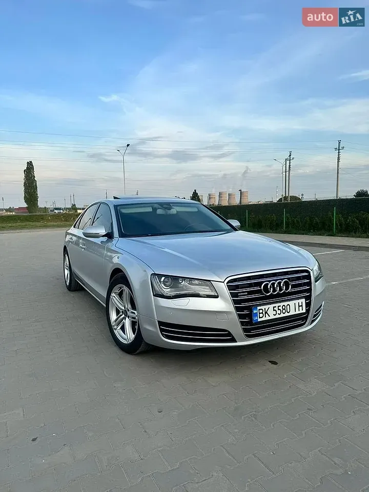 Audi A8 2012 photo 3