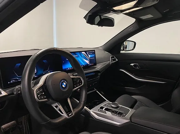 BMW 330E 2025 photo 5