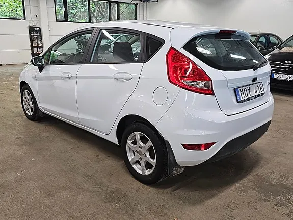 Ford Fiesta 2010 photo 4