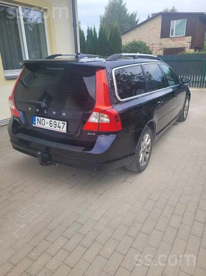 Volvo V70 2010 photo 4
