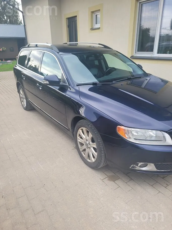 Volvo V70 2010 photo 3