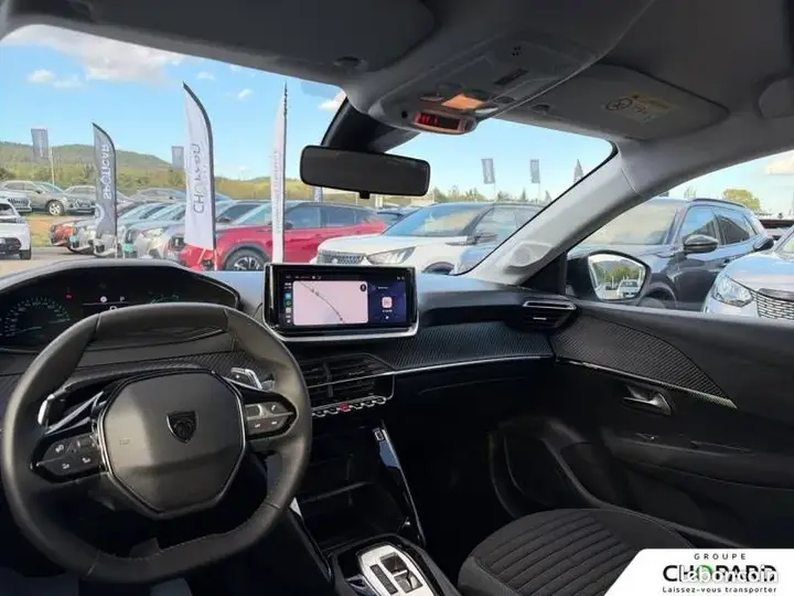 Peugeot 208 2024 photo 2
