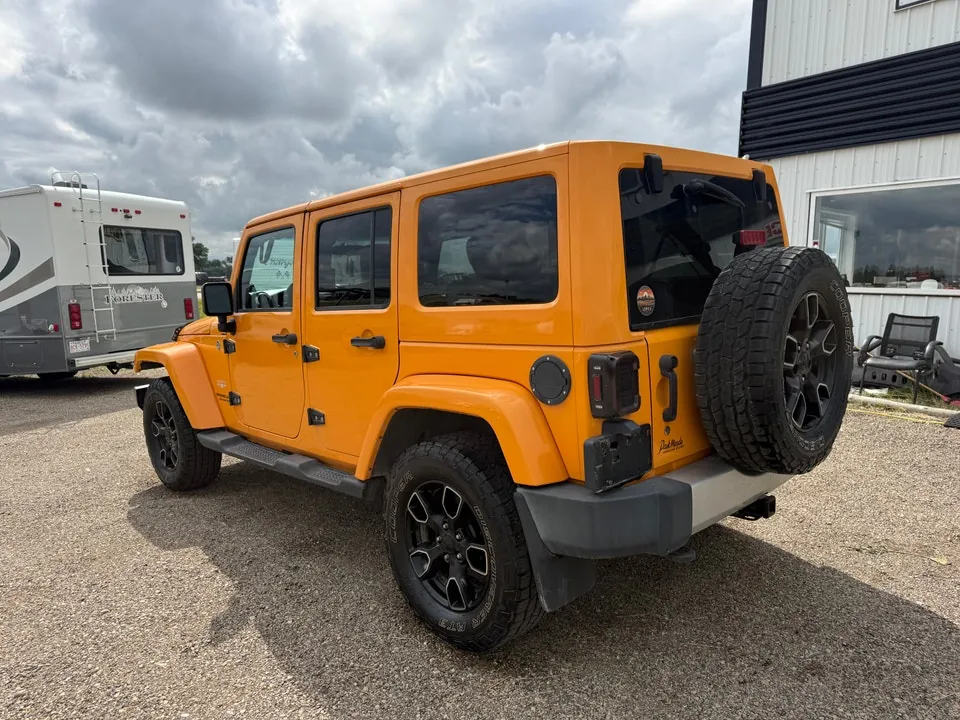 Jeep Wrangler Unlimited 2012 photo 2