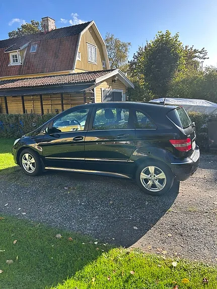Mercedes-Benz B180 2010 photo 4