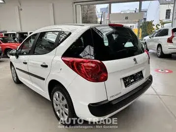 Peugeot 207 2010 photo 3