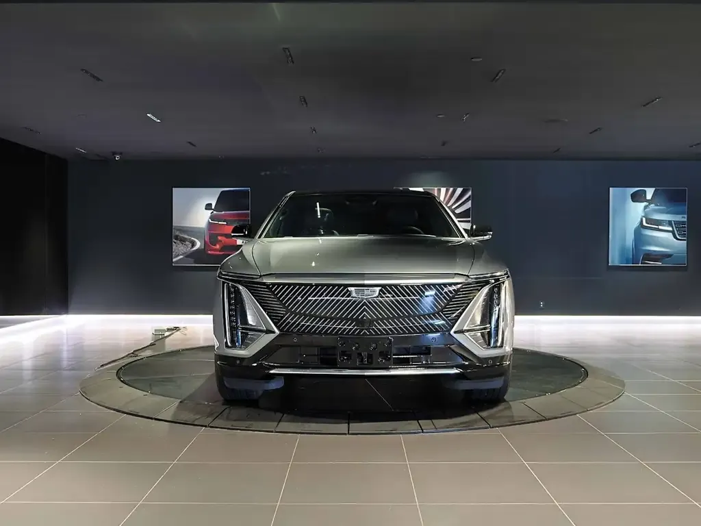 Cadillac Lyriq 2024 photo 2