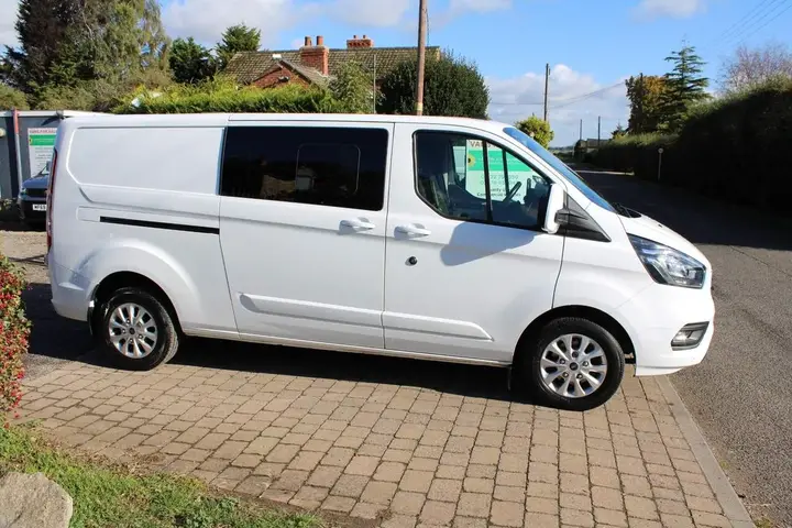 Ford Transit Custom 2020 photo 2