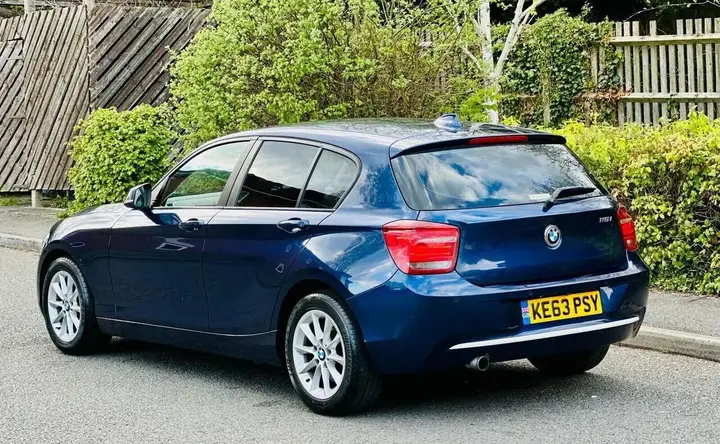 BMW 1 Series 2025 photo 3