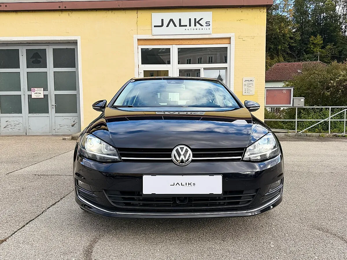 Volkswagen Golf 2012 photo 2