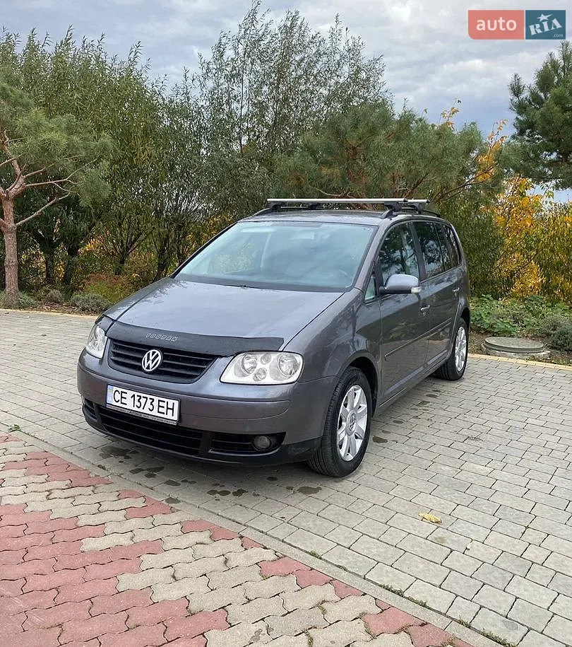 Volkswagen Touran 2004 photo 2