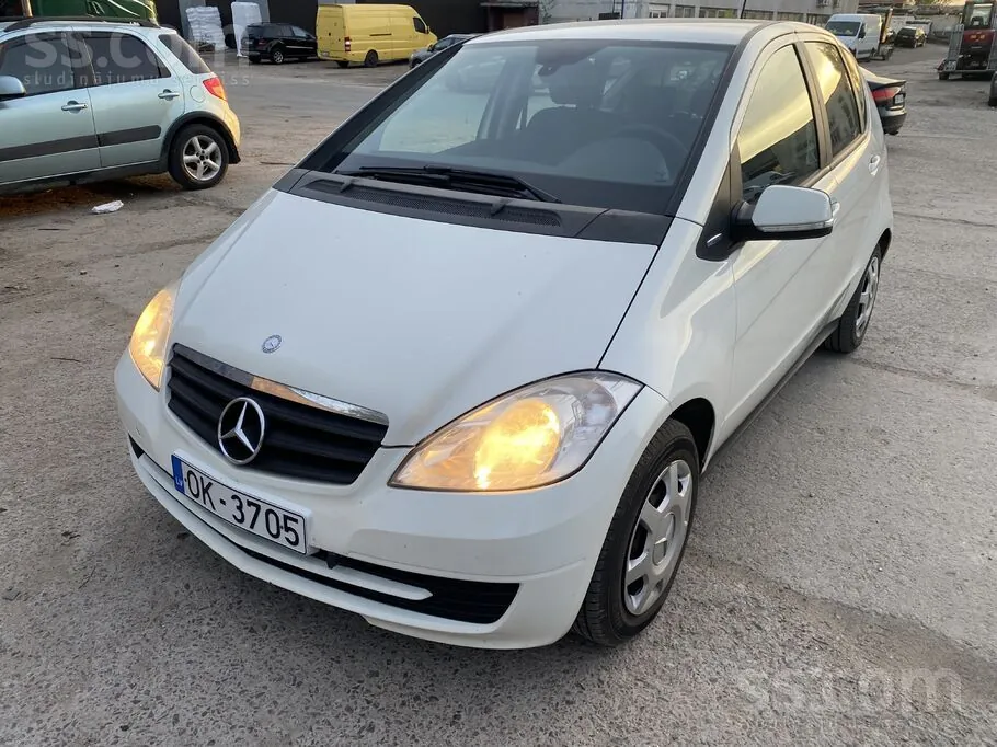 Mercedes-Benz A160 2010 photo 5