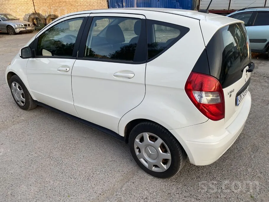 Mercedes-Benz A160 2010 photo 4