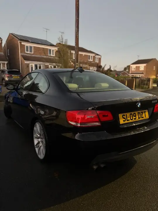 BMW 3 Series 2009 photo 3