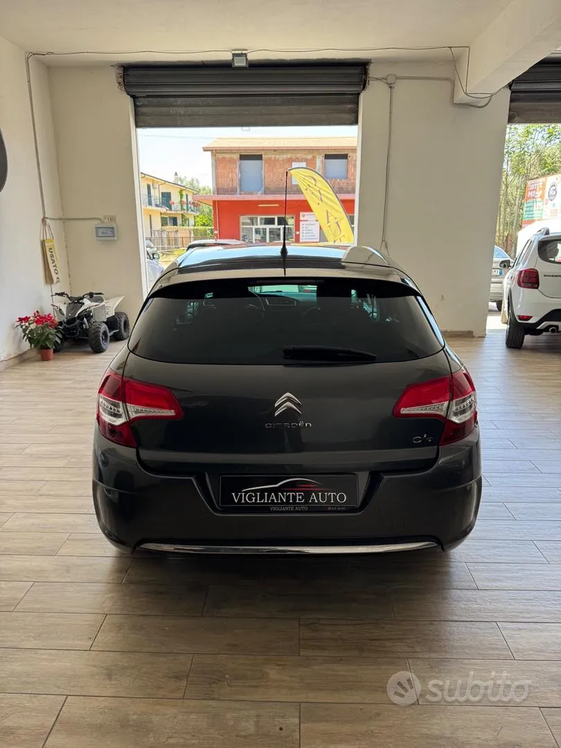 Citroen C4 2011 photo 5