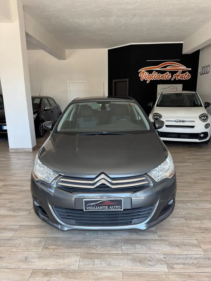 Citroen C4 2011 photo 2