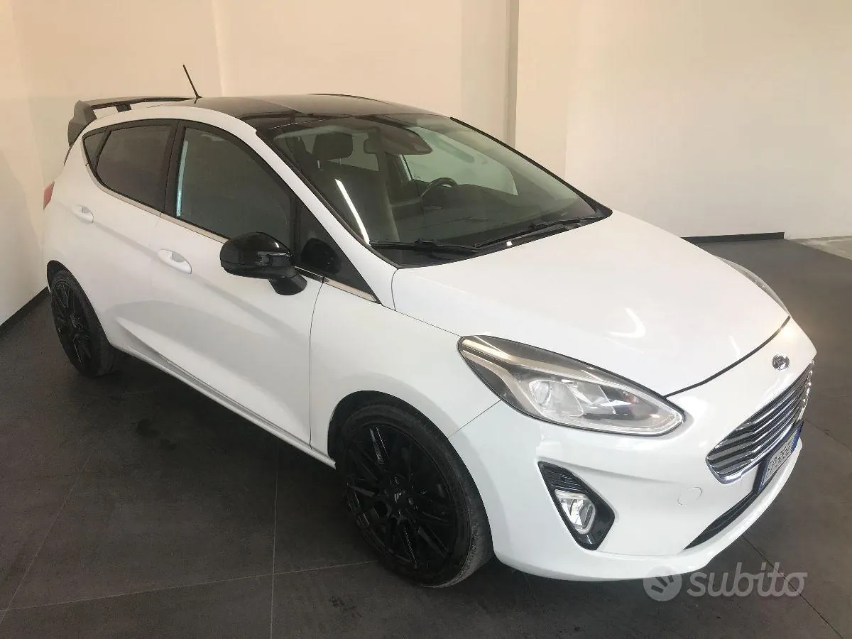 Ford Fiesta 2018 photo 2