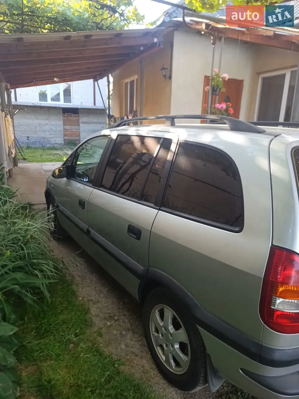 Opel Zafira 2000 photo 2