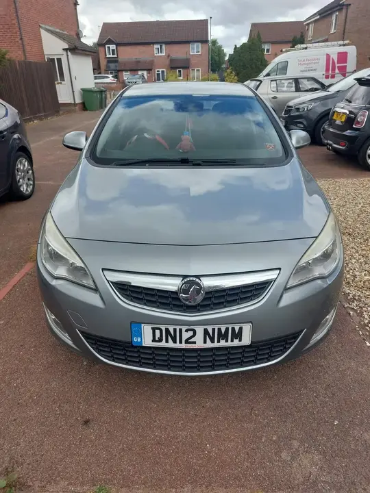 Vauxhall Astra 2012 photo 3