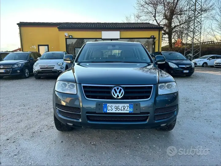 Volkswagen Touareg 2005 photo 2