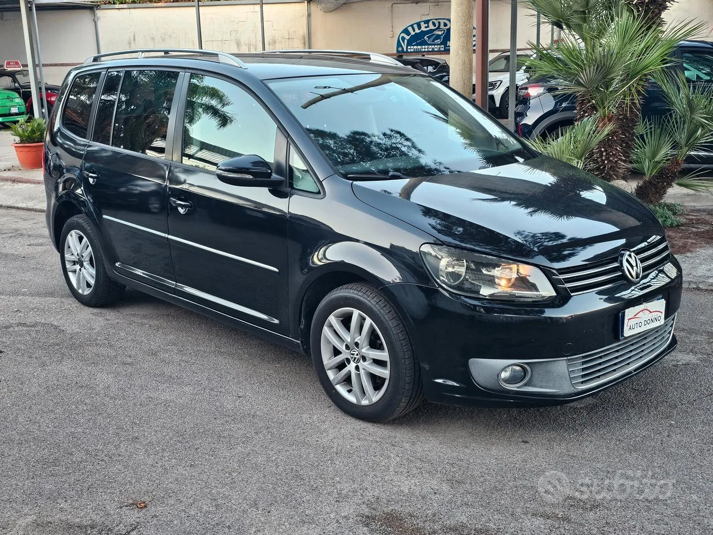 Volkswagen Touran 2011 photo 3