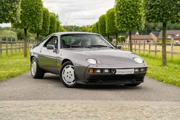 Porsche 928