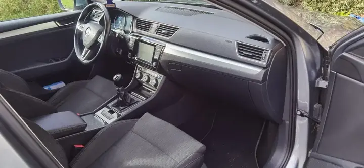 Skoda Superb 2016 photo 2