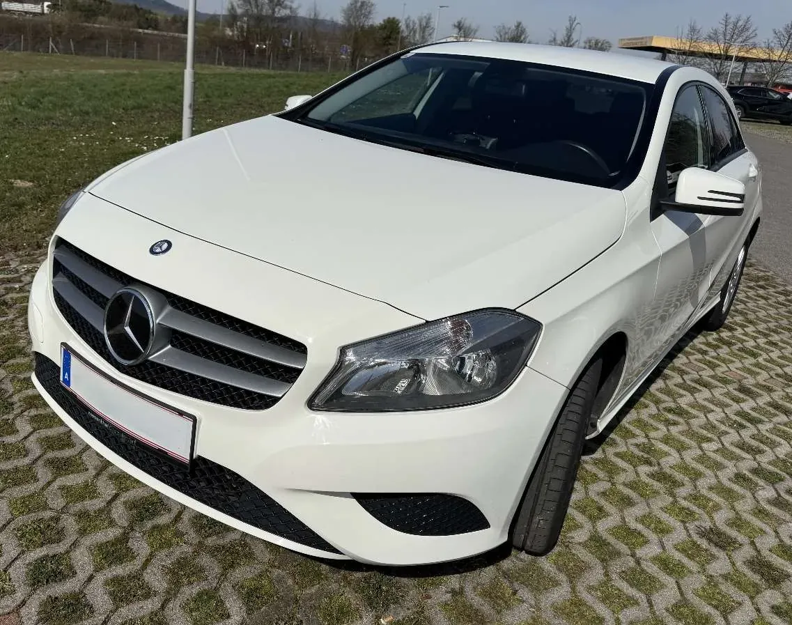 Mercedes-Benz A-Class 2012 photo 2