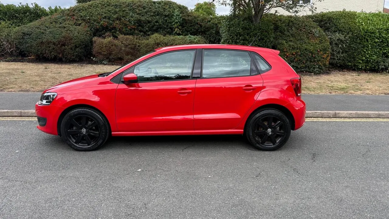 Volkswagen Polo 2011 photo 2