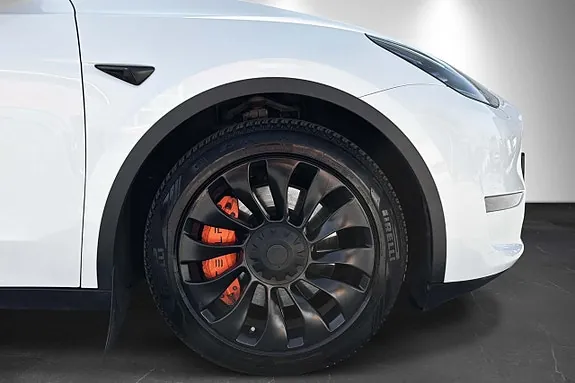 Tesla Model Y 2023 photo 3