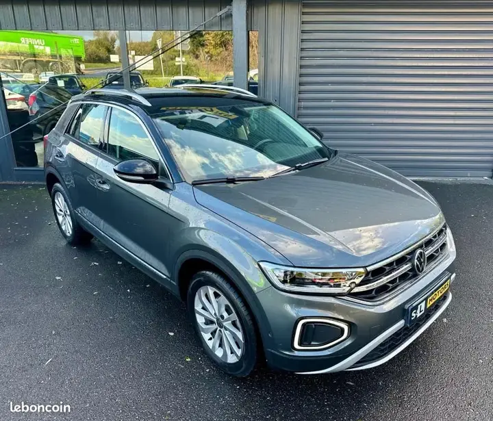 Volkswagen T-Roc 2024 photo 2