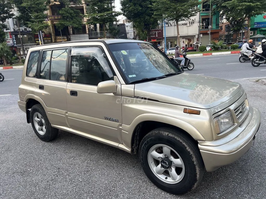 Suzuki Vitara 2004 photo 3