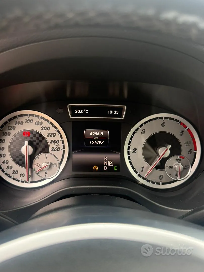 Mercedes-Benz A 200 2015 photo 4