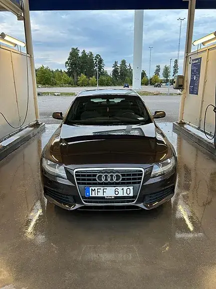 Audi A4 2012 photo 2