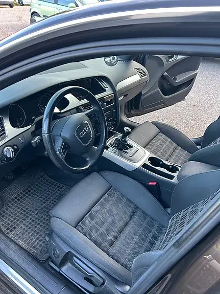 Audi A4 2012 photo 3